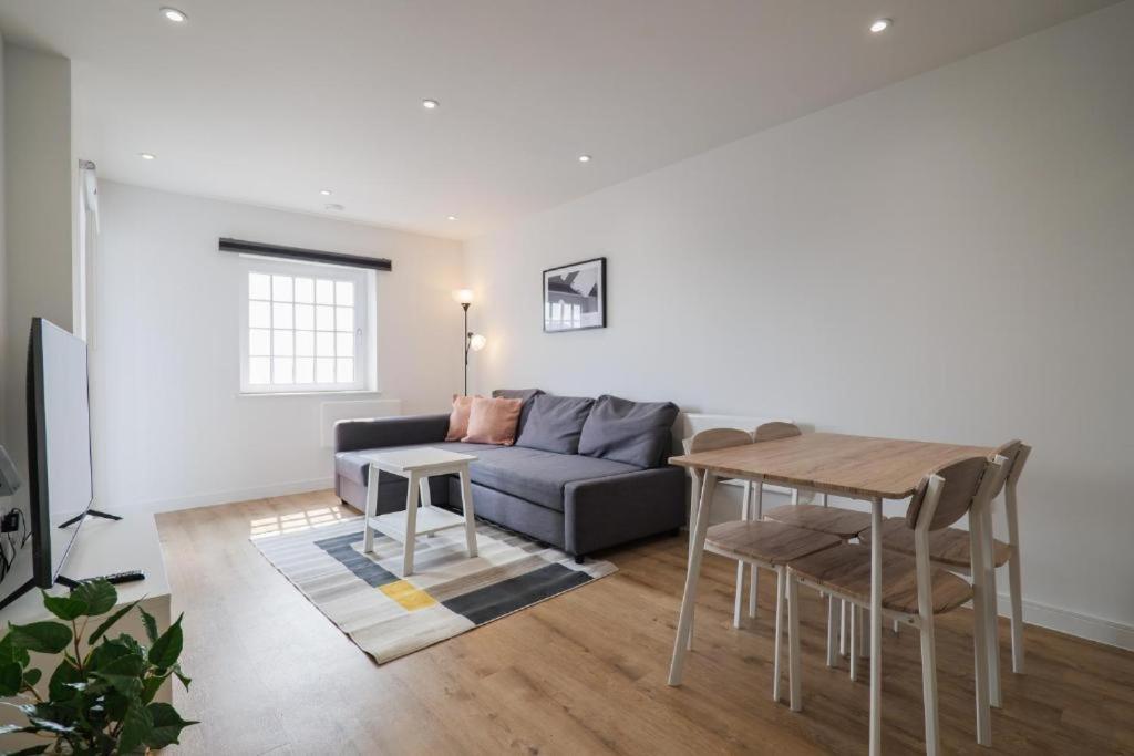 City Centre Luxury Apartment - Free Parking & Balcony Cardiff Esterno foto